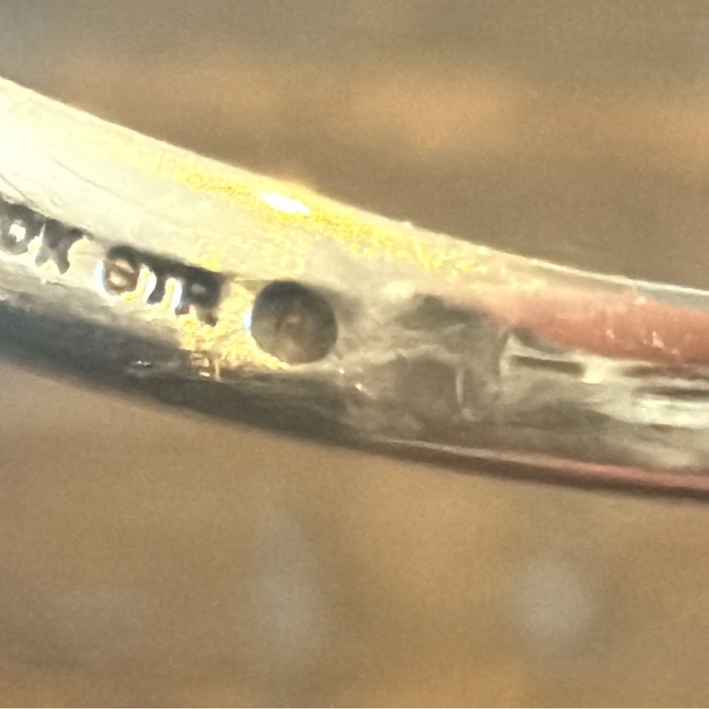 Stunning 10k White Gold and Natural Diamond Ring - Picture 3 of 3